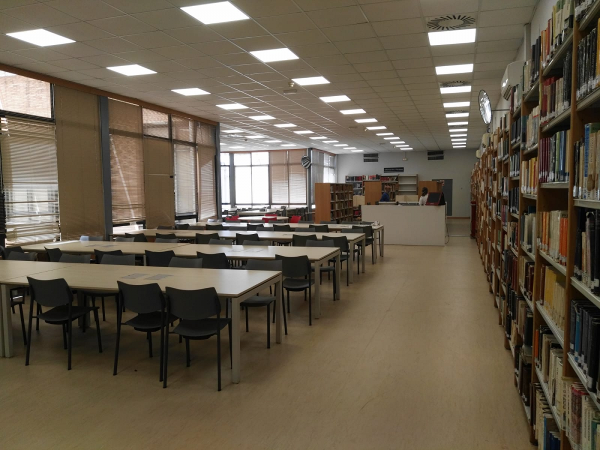 Abre la nueva Sala de Manuales de la Biblioteca de Humanidades